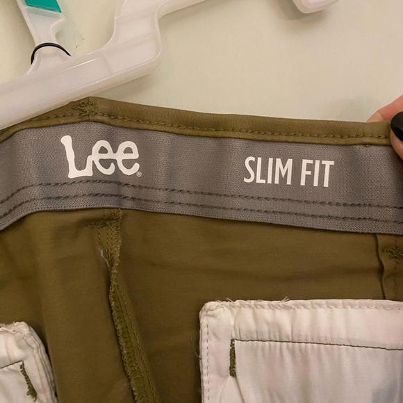 Mens Lee khacki new with tags, 42x30 size - Picture 6 of 7